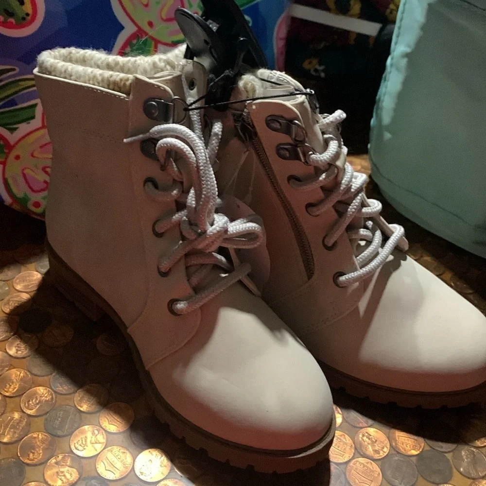 Girls short boots